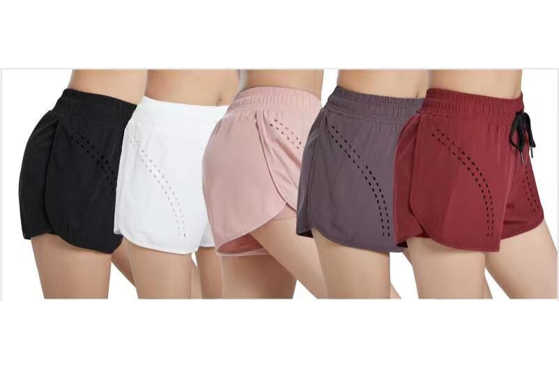 Sweat-absorbent and breathable double layer sports three-quarter shorts for women